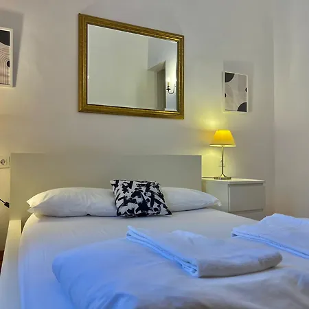 3 Bedroom, 2 Bathroom - Palma Apartment Lisbon